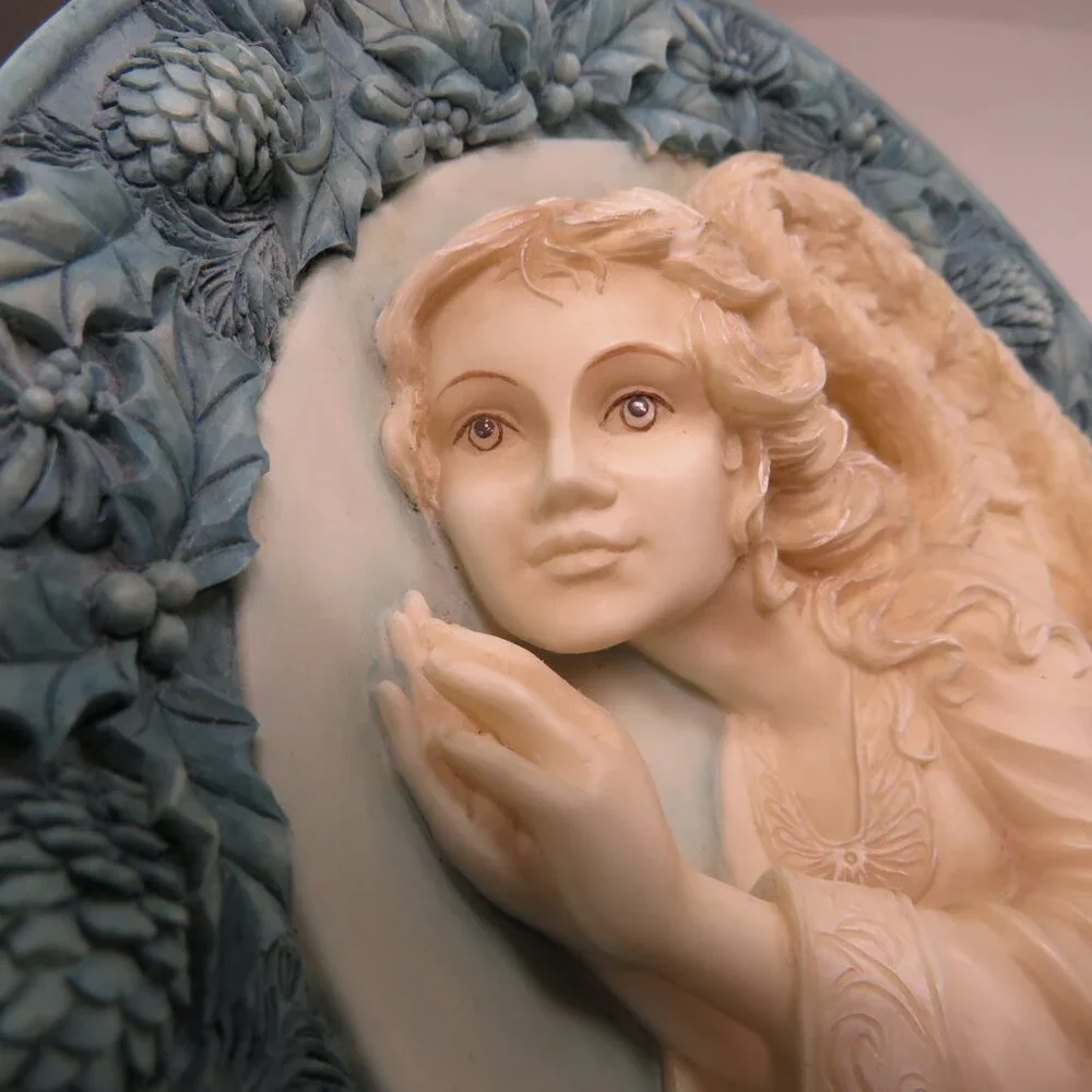 Vintage Angel Enesco Angelic Elegance Resin Wall Plate Blue Holly & Pinecone
